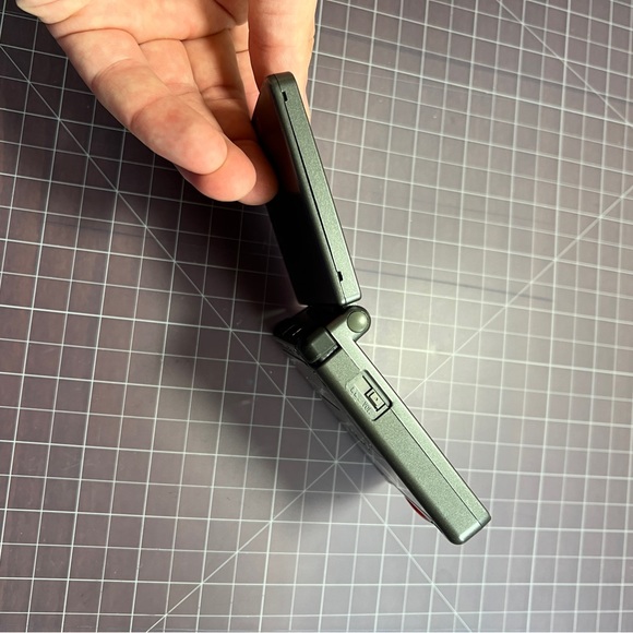 Nintendo Game Boy Advance SP in Graphite AGS 101 - Picture 6 of 9